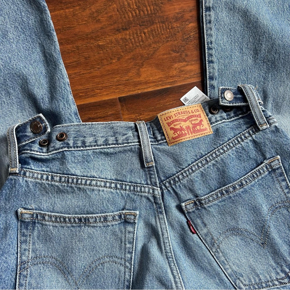Levi’s Cinch Barrel Jeans Medium Wash - Picture 4 of 5
